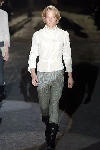 Look 18